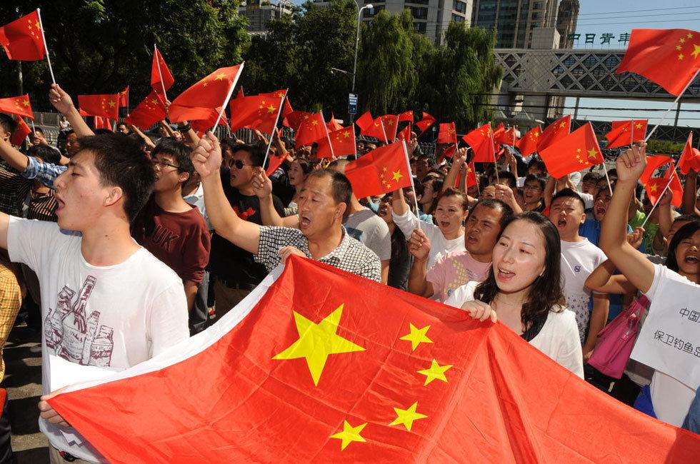 你拿诗和远方和苟且斗，你永远斗不赢的
