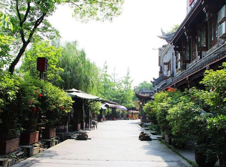 新华社快讯：巴西西部北京时间21日5时31分发生6.5级地震